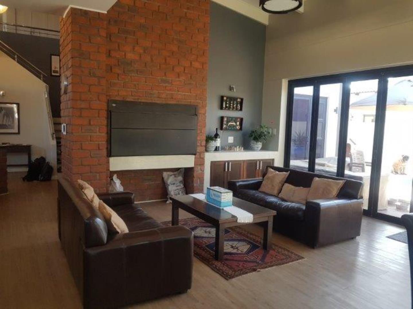 754376_BraaiRoom2.jpg