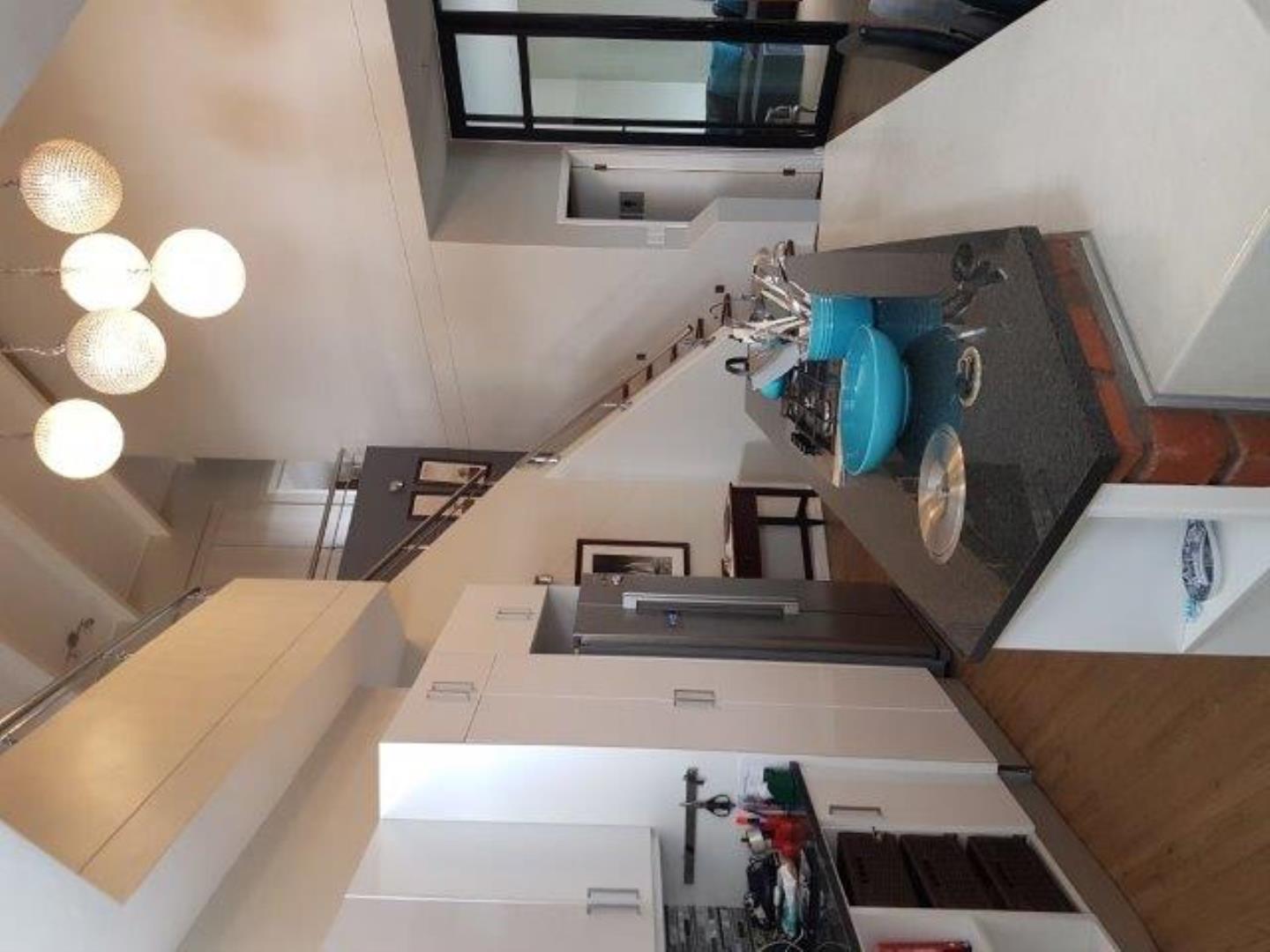 754376_Kitchen10.jpg