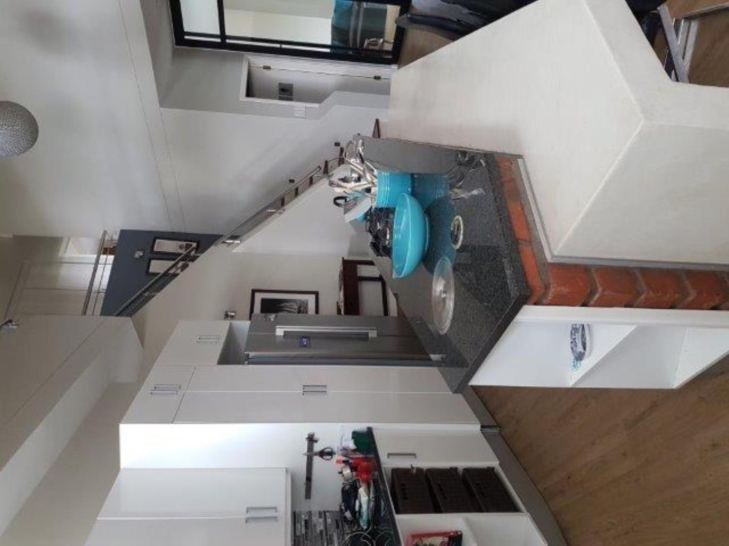 754376_Kitchen7.jpg