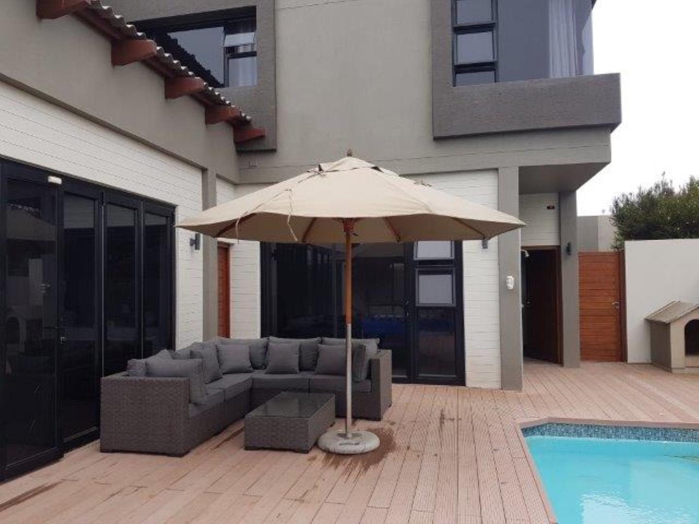 754376_Pool_Deck.jpg