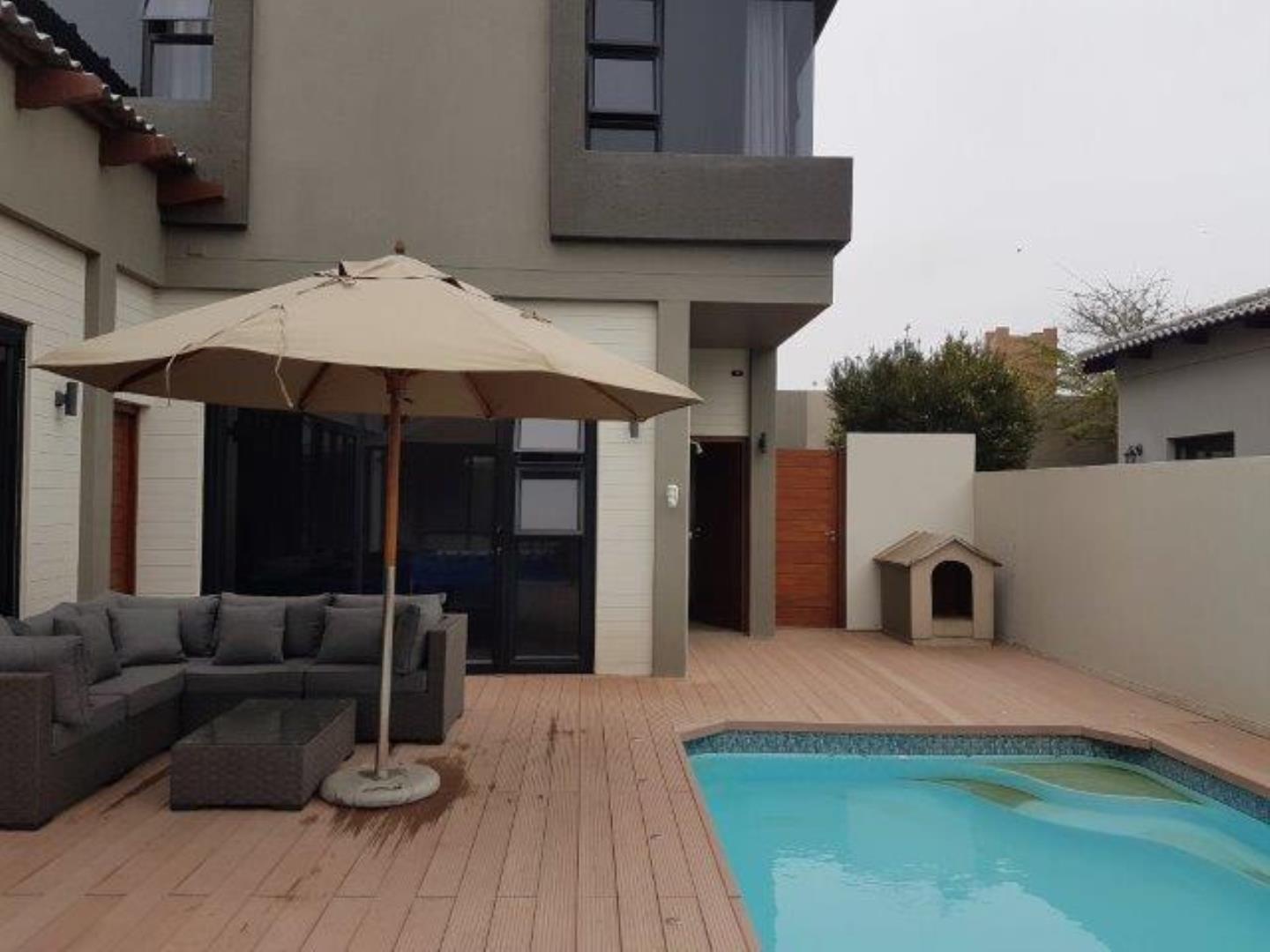 754376_Pool_Deck1.jpg