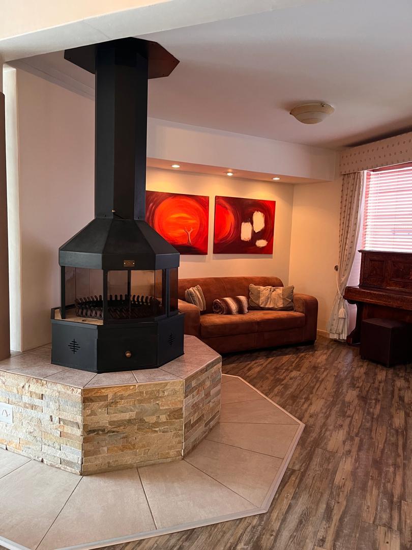 5 Bedroom House for Sale - Erongo