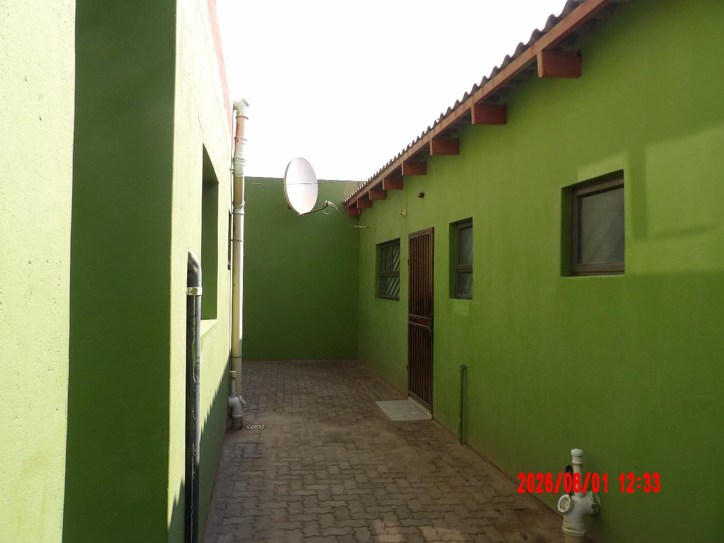 768857_100_0847.JPG